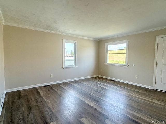 341 Sibley Road, Trenton, MI 48183