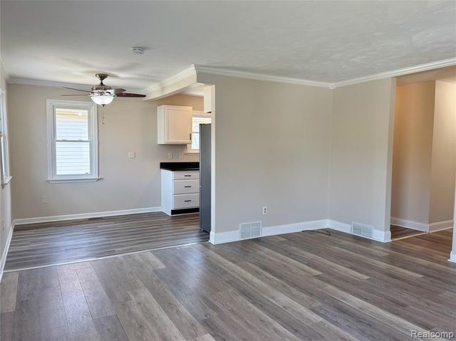 341 Sibley Road, Trenton, MI 48183