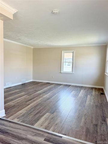 341 Sibley Road, Trenton, MI 48183