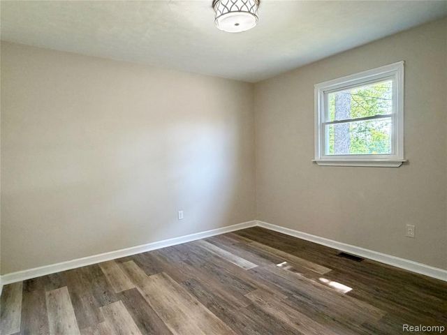 341 Sibley Road, Trenton, MI 48183