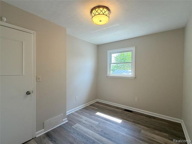 341 Sibley Road, Trenton, MI 48183