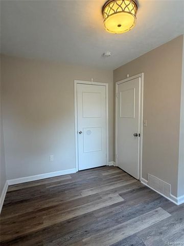 341 Sibley Road, Trenton, MI 48183