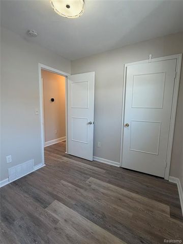 341 Sibley Road, Trenton, MI 48183
