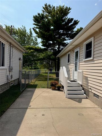 341 Sibley Road, Trenton, MI 48183