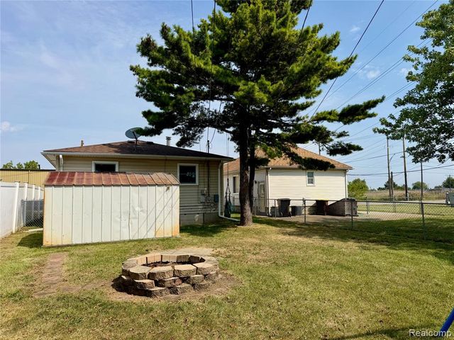 341 Sibley Road, Trenton, MI 48183
