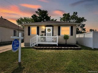 341 Sibley Road, Trenton, MI 48183