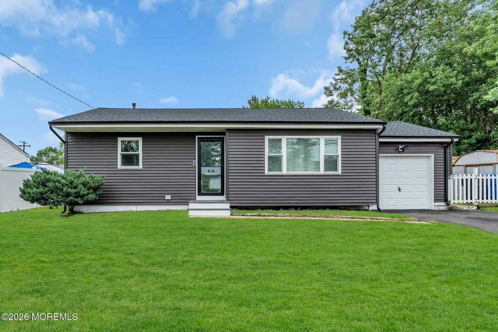 893 Egret Drive, Toms River, NJ 08753