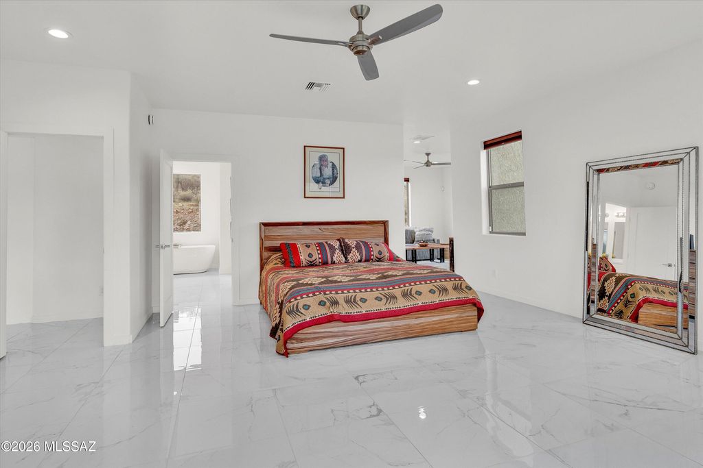 Image 14 of property listing at 4091 W Gates Creek Court, Tucson, AZ 85745