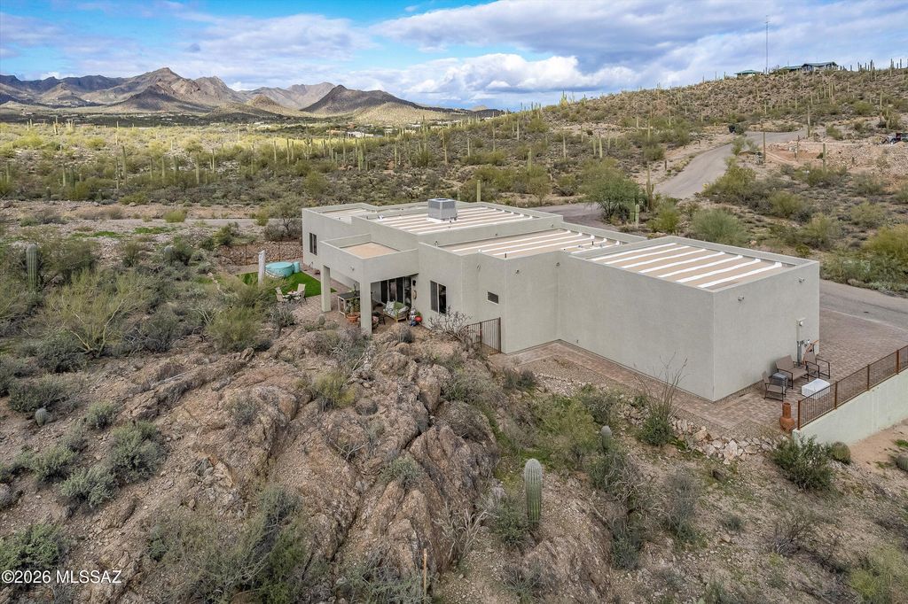 Image 3 of property listing at 4091 W Gates Creek Court, Tucson, AZ 85745