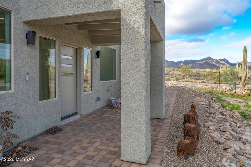 Image 4 of property listing at 4091 W Gates Creek Court, Tucson, AZ 85745