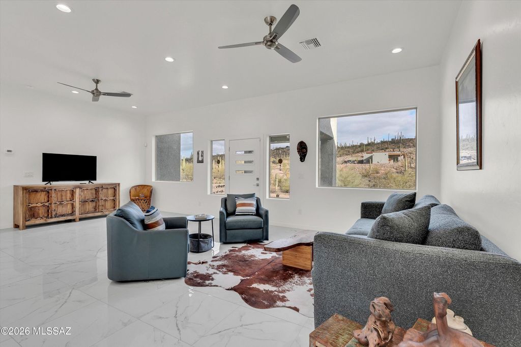 Image 6 of property listing at 4091 W Gates Creek Court, Tucson, AZ 85745