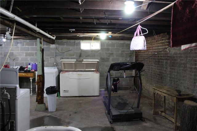 2201 S 14th Street, St Joseph, MO 64503