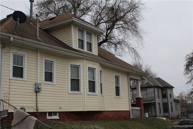 2201 S 14th Street, St Joseph, MO 64503