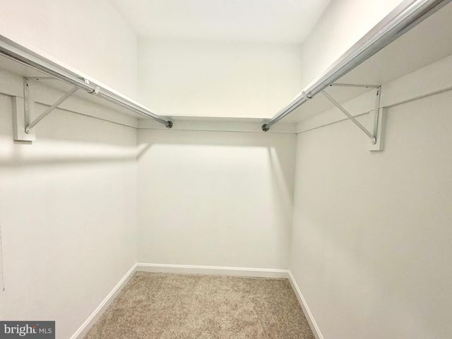 4001 MIDDLE RIDGE DR, Fairfax, VA 22033