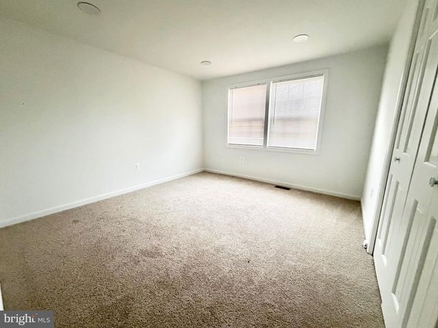 4001 MIDDLE RIDGE DR, Fairfax, VA 22033