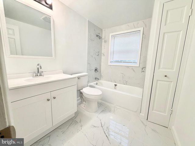 4001 MIDDLE RIDGE DR, Fairfax, VA 22033