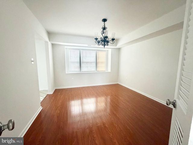 4001 MIDDLE RIDGE DR, Fairfax, VA 22033