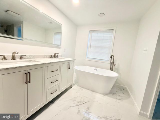 4001 MIDDLE RIDGE DR, Fairfax, VA 22033