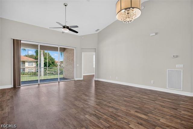 8521 Oakshade CIR 422, Fort Myers, FL 33919