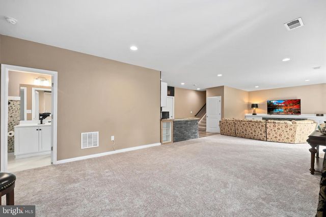 5 HOLLYCREST PL, Stafford, VA 22554