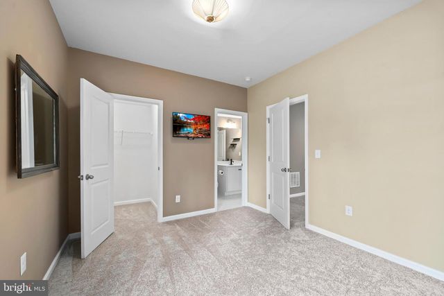 5 HOLLYCREST PL, Stafford, VA 22554