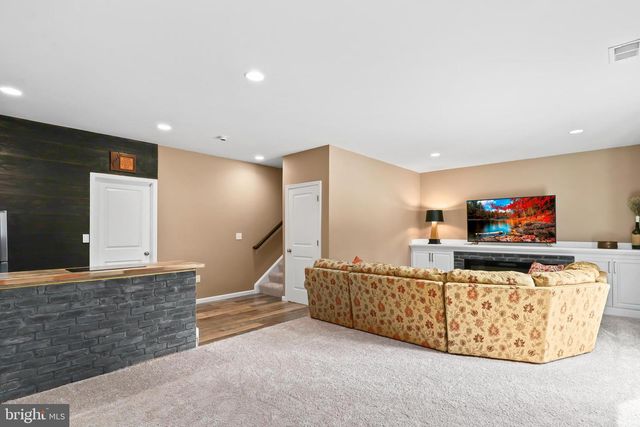 5 HOLLYCREST PL, Stafford, VA 22554