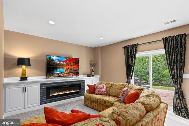 5 HOLLYCREST PL, Stafford, VA 22554