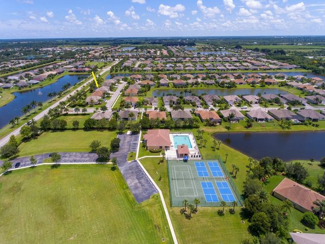 605 Tangelo Circle SW, Vero Beach, FL 32968