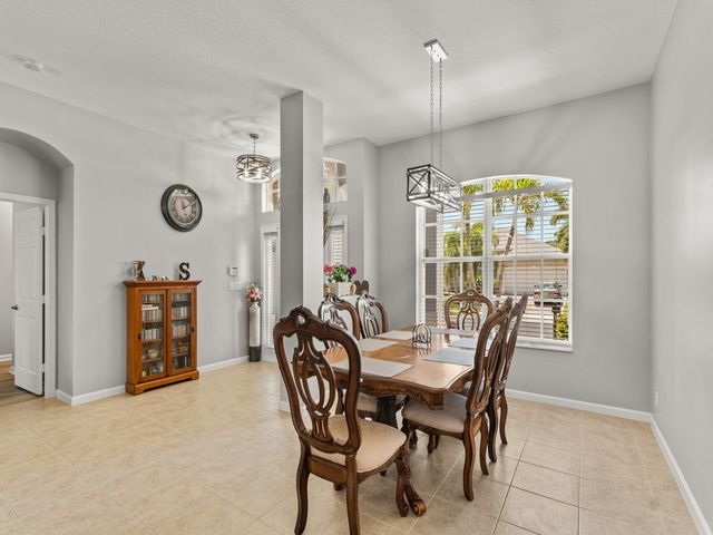 605 Tangelo Circle SW, Vero Beach, FL 32968