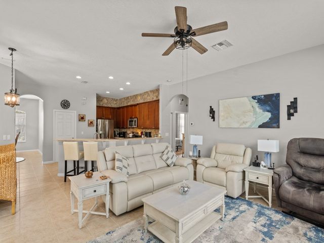 605 Tangelo Circle SW, Vero Beach, FL 32968