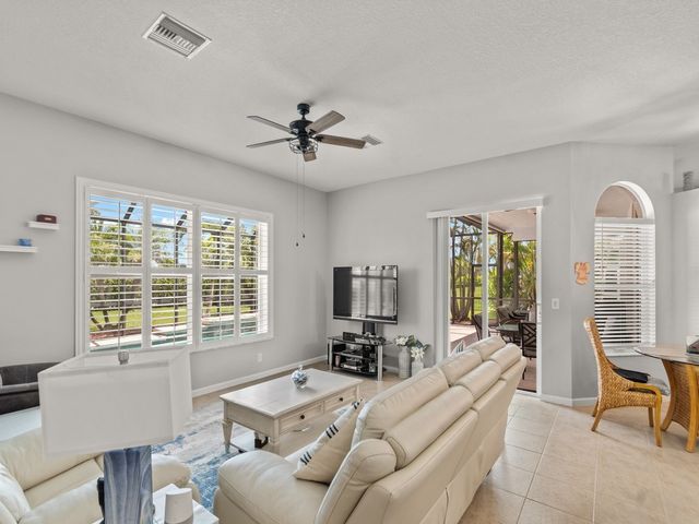 605 Tangelo Circle SW, Vero Beach, FL 32968