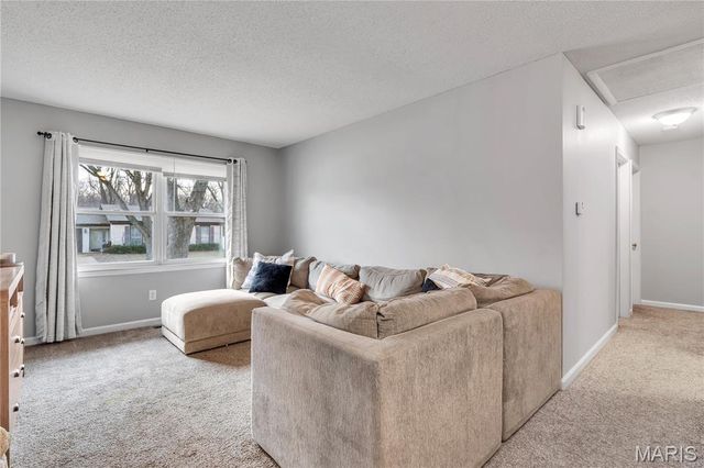 141 Oak Drive, St Peters, MO 63376