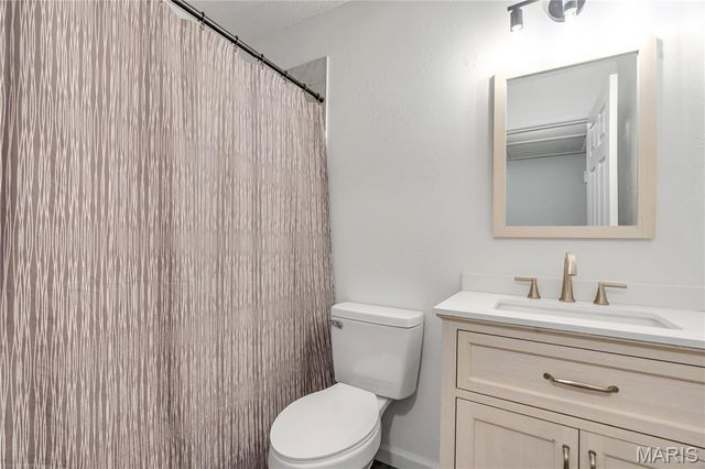 141 Oak Drive, St Peters, MO 63376