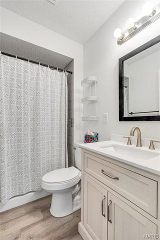 141 Oak Drive, St Peters, MO 63376