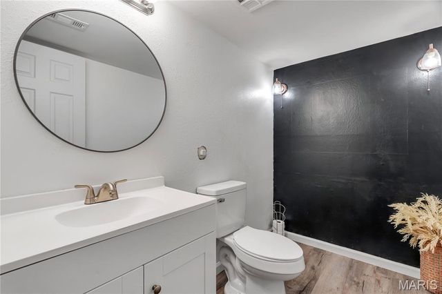 141 Oak Drive, St Peters, MO 63376