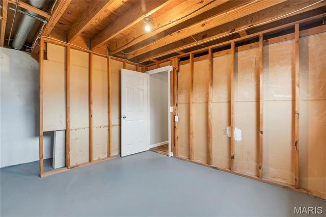 141 Oak Drive, St Peters, MO 63376