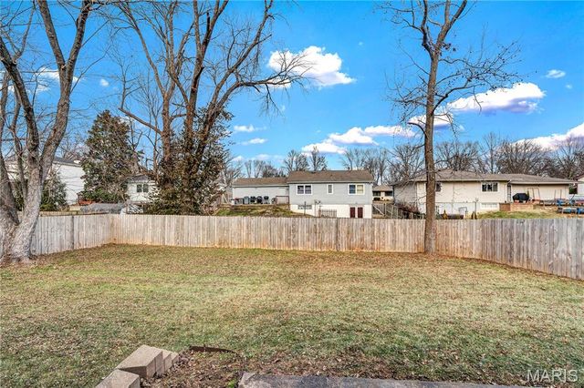 141 Oak Drive, St Peters, MO 63376