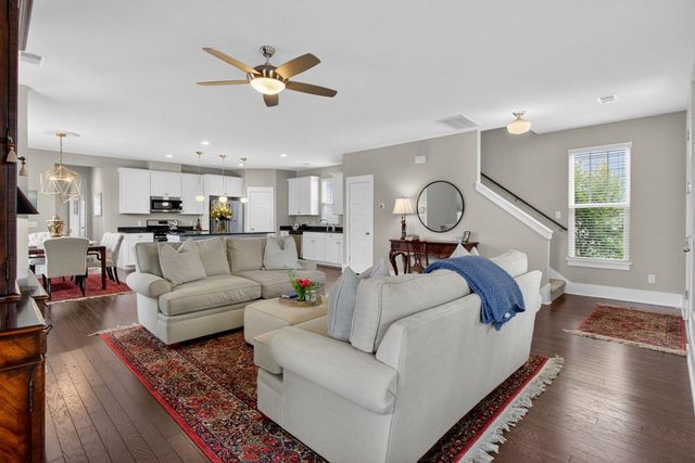 203 Gnarly Oak Lane, Summerville, SC 29485