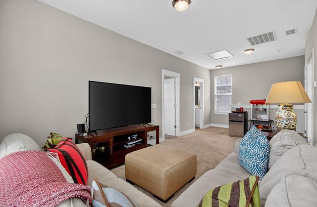203 Gnarly Oak Lane, Summerville, SC 29485