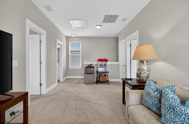 203 Gnarly Oak Lane, Summerville, SC 29485