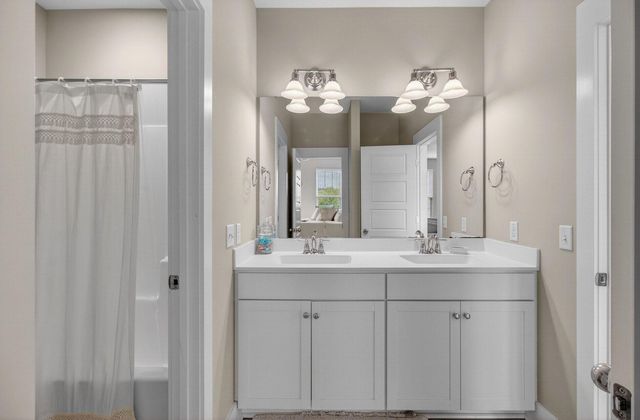 203 Gnarly Oak Lane, Summerville, SC 29485