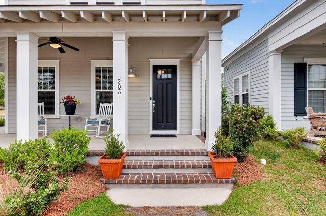 203 Gnarly Oak Lane, Summerville, SC 29485