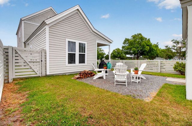 203 Gnarly Oak Lane, Summerville, SC 29485