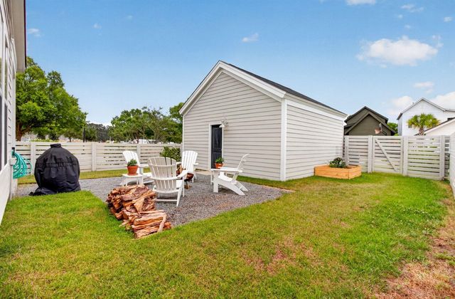 203 Gnarly Oak Lane, Summerville, SC 29485