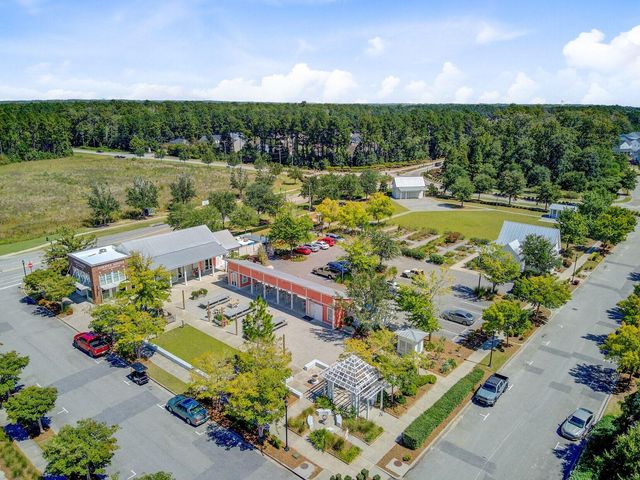 203 Gnarly Oak Lane, Summerville, SC 29485