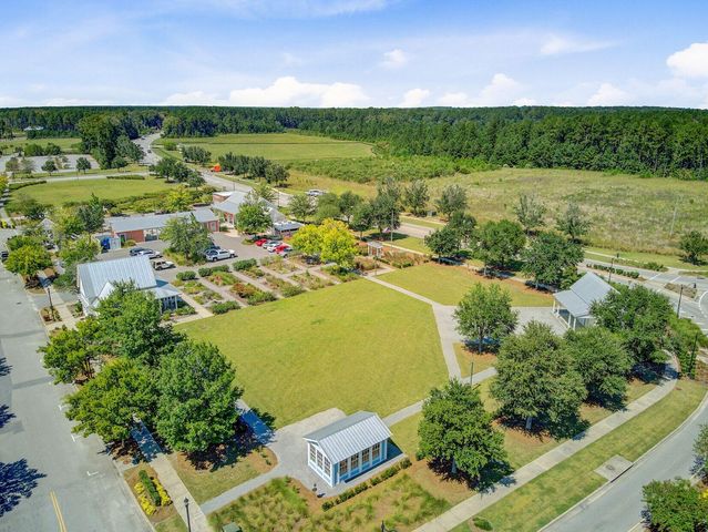 203 Gnarly Oak Lane, Summerville, SC 29485
