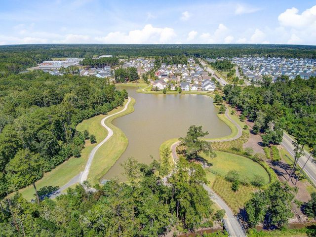 203 Gnarly Oak Lane, Summerville, SC 29485