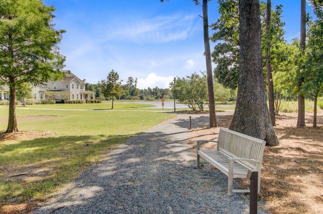 203 Gnarly Oak Lane, Summerville, SC 29485