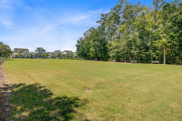 203 Gnarly Oak Lane, Summerville, SC 29485