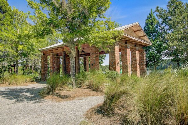 203 Gnarly Oak Lane, Summerville, SC 29485